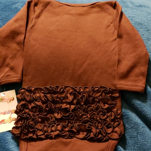 Ruffle Oneize - Picture 2 of 2